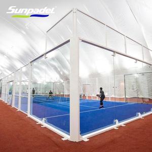 Terrain de padel classique sans entretien, dimensions standard 10x20M, poteaux anti-choc, avec gazon pour complexe de luxe - Product Image 1