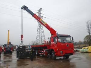 Camion <span class=keywords><strong>grue</strong></span> lourd Dongfeng 4x2 avec flèche de chargement pour le levage et le transport industriels - Product Image 2
