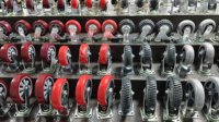 Chariots pliants en acier à quatre roues avec logo exclusif OEM/ODM, plateforme personnalisable, roues pivotantes durables pour le stockage et le shopping