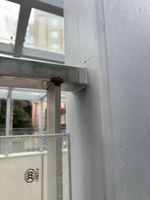Colonne en acier inoxydable avec balustrades en verre, protection de balcon extérieur, pour usage résidentiel, métro et centres commerciaux