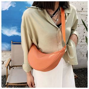 Échantillon gratuit 2023 Vente en gros Sac bandoulière simple en nylon imperméable pas cher avec ceinture pour femmes et hommes - Product Image 5