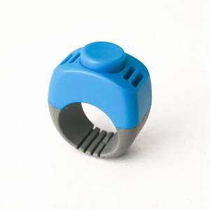 Großhandel modische winzige wasserdichte Hund Smart Ring <span class=keywords><strong>Clicker</strong></span> benutzer definierte Gewicht EVA Kunststoff gedruckt Stahl tragen Finger für Haustier Hund - Product Image 4