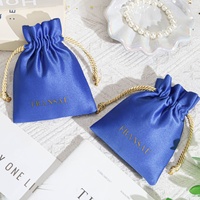 Petit sac personnalisé en satin pour parfum emballage cosmétique pochette de rangement de bijoux cadeau en satin de soie haut de gamme avec cordon de serrage