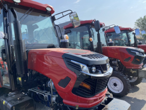 Tracteur agricole compact 4x4 TT1004 pour petites exploitations agricoles - Product Image 3
