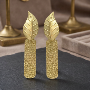 Juego de Pendientes Colgantes con Diseño de Hoja Único en Forma de Arquitectura Étnica Chapados en Oro para Regalo de Compromiso - Product Image 3