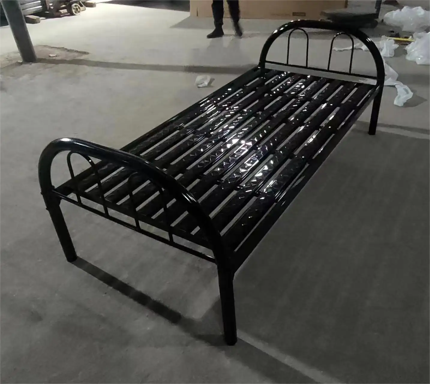 Steel Furniture Simple Design Metal Single Bed Iron Pipe Single steel Bed Frame for Small Spaces