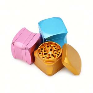 Broyeur à herbes personnalisé à 4 couches avec logo, 60 mm - 4 formes carrées, métal, nouveau, vente en gros pour le tabac, alliage d'aluminium pour l'emballage de fête - Product Image 2