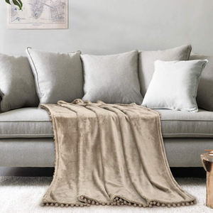 Ecológico Cálido superventas Franela Suave ligero cálido lindo pompones manta cama para todas las estaciones - Product Image 3