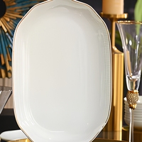 Service de table en porcelaine fine avec bordure dorée, faible MOQ, vaisselle en céramique personnalisée et durable pour mariages et événements