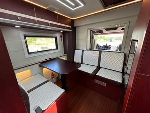 Vehículo de Expedición 4x4 de Alta Resistencia, Autocaravana Todoterreno, Camper para Camioneta - Duradero, de Alta Potencia, Fácil de Mantener - Product Image 1