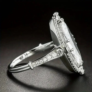 Anello Traforato Marquise per Donne, Elegante Gioiello da Dito in Stile Vintage - Product Image 5