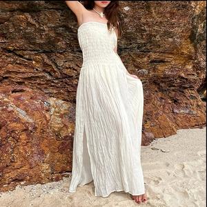 Robe maxi plissée blanche de plage élégante conçue par le fabricant, robe polynésienne personnalisée 100% coton - Product Image 2