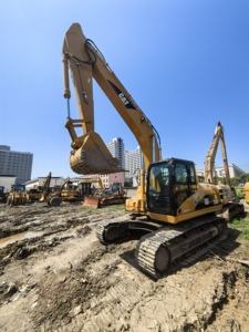 รถขุดตีนตะขาบ Caterpillar 320CL มือสอง น้ำหนัก 20 ตัน ชั่วโมงการทำงานต่ำ เครื่องจักรสำหรับงานดิน สำหรับงานก่อสร้าง - Product Image 4