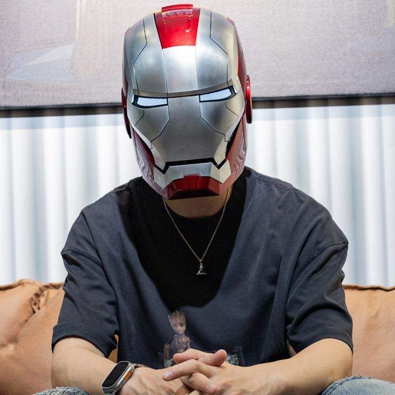 Casque doré en acier - ouverture en un clic avec lumières - coffret cadeau de luxe