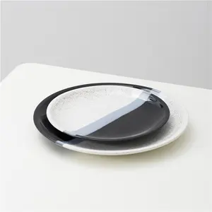 Vajilla redonda de dos tonos para restaurante, juego de platos antiguos de cerámica, color blanco y negro, novedad