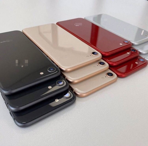 <span class=keywords><strong>iPhone</strong></span> <span class=keywords><strong>8</strong></span> e <span class=keywords><strong>8</strong></span> Plus Ricondizionati al 95%, Smartphone iOS Sbloccati, Prezzo all'Ingrosso, Buona Durata della Batteria, Face ID - Product Image 1