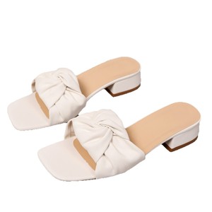 รองเท้าส้นหนาแบบสวมสำหรับผู้หญิง ดีไซน์หรูหรา เหมาะสำหรับใส่ออกนอกบ้าน รุ่นใหม่ล่าสุดสำหรับฤดูร้อน แฟชั่นหัวเหลี่ยม ส้นกลาง - Product Image 5