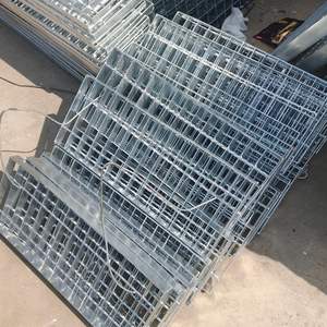 <span class=keywords><strong>Grille</strong></span> de chemin de circulation industrielle en acier galvanisé hautement personnalisable, robuste et résistante aux charges lourdes, pour usage <span class=keywords><strong>extérieur</strong></span> durable - Product Image 3