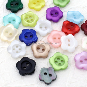 Bottoni a Forma di Fiore a 2 Fori Ecologici, Bottoni Lucidi a Forma di Fiore e Stella con Perline per Abbigliamento Bambini - Bottoni in Plastica Fantasia Fai-da-Te - Product Image 2