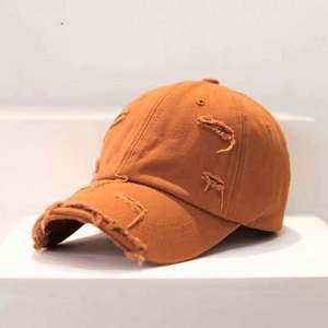 Gorra de béisbol casual con orificios y bordes desgastados para hombre y mujer, estilo hip hop, con efecto desgastado - Product Image 1