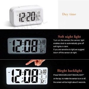 Reloj Despertador con pantalla <span class=keywords><strong>LCD</strong></span> Digital para decoración del hogar moderno, Sensor de luz inteligente con función de repetición, alimentado por batería, hecho de plástico - Product Image 4