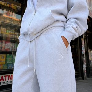 Conjunto de Sudadera con Capucha y Pantalones Anchos Personalizados, Conjunto Deportivo Blanco con Estampado, Pantalones Anchos y Sudadera con Capucha - Product Image 4