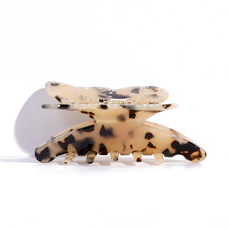 สีน้ำตาล