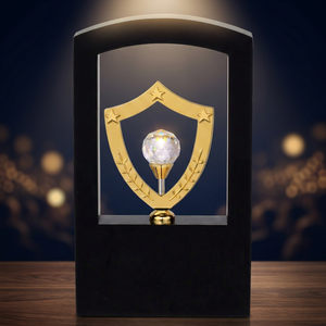 Trofeo Portátil de Metal Fundido a Presión Golden Shield con Impresión UV y Grabado con Detalles de Estrella y Diseño de Laurel para Premios Deportivos y de Juegos - Product Image 2