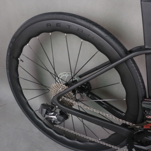Nueva Bicicleta de Carretera con Cuadro de Carbono T1000 de 6 Pernos, Grupo Hidráulico Di2 de 24 Velocidades TT-X42 de Fibra de Carbono con Ruedas de Carbono - Product Image 6