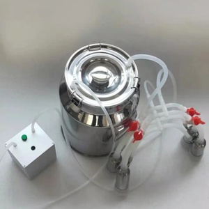 Máquina de Ordeño Eléctrica Recargable de 12V con Motor y Batería, para Vacas y Cabras, con Cubeta/Tanque de 7L y 14L - Product Image 3