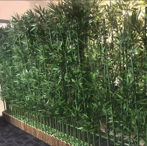 Albero di bambù artificiale verde di diverse dimensioni all'ingrosso, pianta finta da 3 m con foglie di bambù per decorazioni di recinzioni esterne - Product Image 2