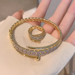 Ensemble de bracelet et bague de luxe pour ongles, or et argent bicolore, incrusté de diamants, bijoux de mode, cadeau pour femme, printemps 2025 - Product Image 2