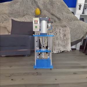 Venta al por mayor de nuevas características, máquina de moldeo por inyección semiautomática en miniatura para cargador de cable de datos Usb - Product Image 2