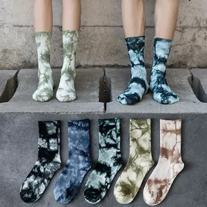 Ins Street Trend Skateboard Basketball Adolescent Unisexe Couple Chaussette Bas Coton Mid-tube Hip-hop Tie-dye Chaussettes