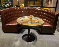 Big Hotel Red Velvet Halbrunde Sofa kabine und Tisch in Los Angeles LA