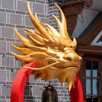 Sculpture géante personnalisée de tête de dragon doré en fibre de verre pour extérieur avec arche cloche, statue d'art chinois en PRV pour la décoration de jardins et de temples