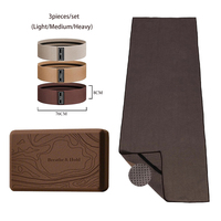 Kit Pilates personnalisé marron foncé : haltères en silicone, anneaux de cheville, barre de poids, blocs, bandes de résistance, tapis de yoga, ballon et accessoires Pilates