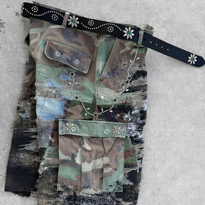 Shorts <span class=keywords><strong>en</strong></span> <span class=keywords><strong>jean</strong></span> cargo déchirés camouflage personnalisés, design <span class=keywords><strong>troué</strong></span> et bords effilochés avec rivets décoratifs, style streetwear américain - Product Image 4