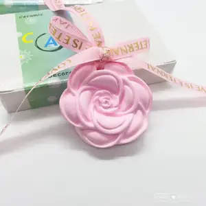 Fabrik großhandel kamelienförmiger Räucher Keramik Räucherstein Porzellan Öl diffusor hängender Lufterfrischer - Product Image 1