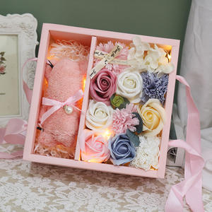 Cadeaux T060 pour promotions, mariage marocain, boîte à fleurs <span class=keywords><strong>de</strong></span> luxe, serviette, ours en peluche, cadeau <span class=keywords><strong>de</strong></span> fleurs <span class=keywords><strong>de</strong></span> carnation, cadeau <span class=keywords><strong>de</strong></span> la fête des mères, savon en forme <span class=keywords><strong>de</strong></span> fleur - Product Image 3