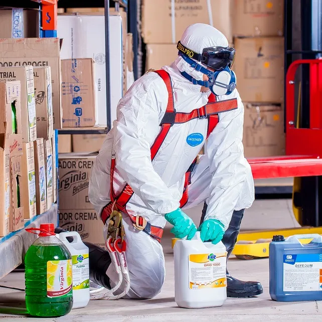 SF Waterproof Oil Resistant Dustproof Spray Cleanroom Paint Disposable Coverall Suit