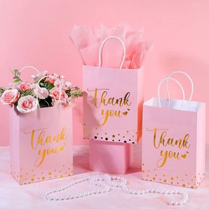 ถุงกระดาษคราฟท์สีชมพูรีไซเคิลได้ พร้อมหูหิ้ว พิมพ์เฟล็กโซกราฟฟิก ปั๊มนูน/ปั๊มจม โลโก้สั่งทำ สำหรับใช้ในการจัดโปรโมชั่นและช้อปปิ้ง - Product Image 5