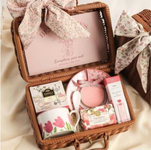 Set Hadiah Pernikahan Terlaris Keranjang Rotan Premium Set Cangkir dan Piring Vintage Kotak Hadiah Pernikahan - Product Image 4