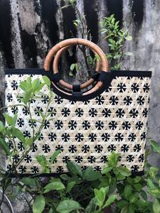 Bon marché Prix de gros Sac à main personnalisé en bambou avec poignée en rotin Petite taille Grande taille pour l'été - Product Image 5