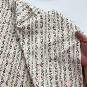 Tela de Algodón Puro 40s con Diseño Floral Impreso Digitalmente para Ropa de Niñas - Product Image 3