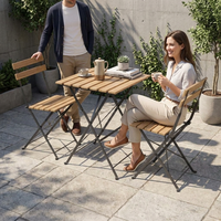 Ensemble bistrot moderne pliable 3 pièces avec structure en fer durable et plateau de table aspect bois pour table et chaises de salle à manger extérieure dans la cour