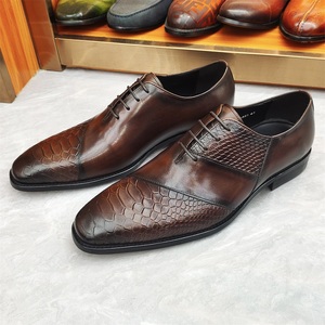 Scarpe <span class=keywords><strong>eleganti</strong></span> da <span class=keywords><strong>uomo</strong></span> di alta qualità Oxfords formale ufficio stile elegante vendita calda in vera pelle caffè colore abito di alta qualità - Product Image 3