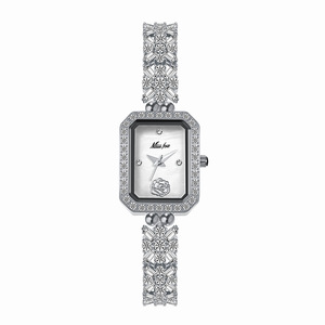 Montre en céramique luxueuse et élégante avec résistance à l'eau et incrustation de diamants. Modèle féminin. - Product Image 2