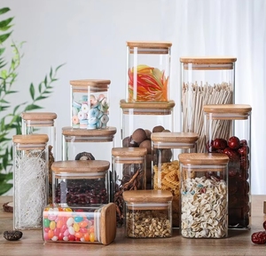 Frascos de especias de vidrio cuadrados de alta calidad con tapas de madera de bambú para juego de almacenamiento de alimentos de cocina - Product Image 1