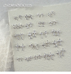 10 piezas de adornos retro de aleación con forma de cruz para uñas, accesorios 3D plateados con diamantes de imitación para diseño de manicura - Product Image 1